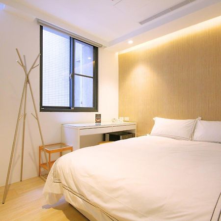 Mini West Hotel Taichung Exterior photo