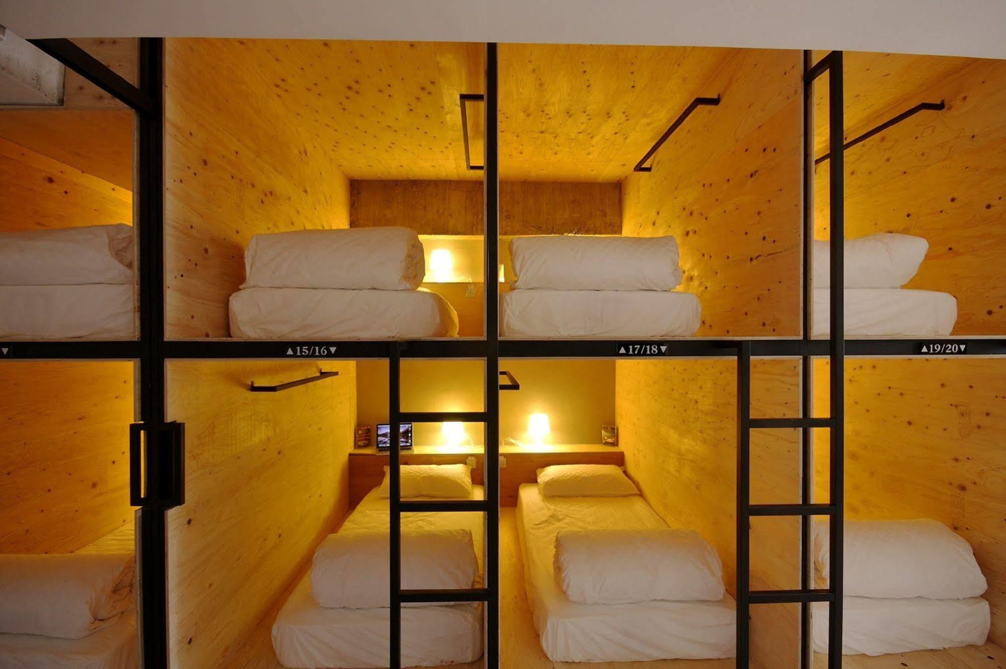 Mini West Hotel Taichung Exterior photo